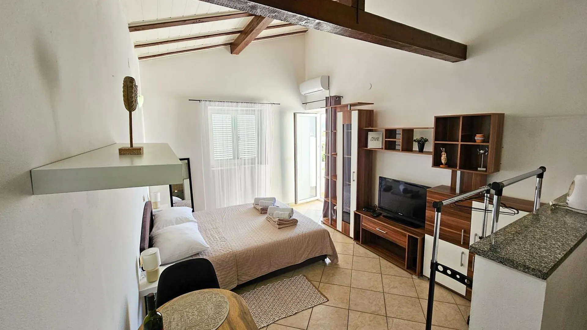 Apartments Mira 2 Baška